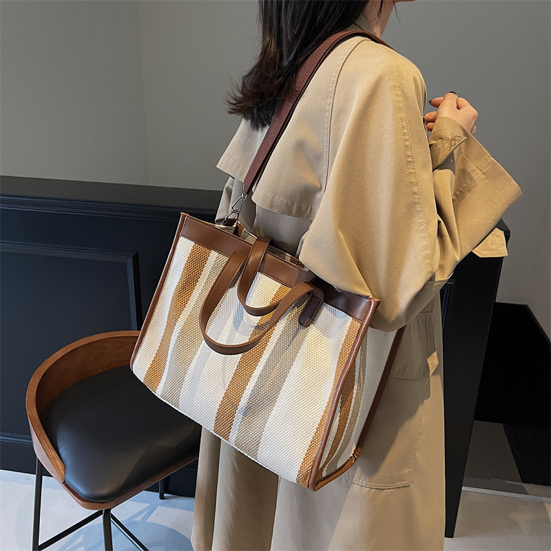 Bolso de lona para mujer de gran capacidad 2024 nuevo bolso de hombro de color en contraste, bolso de tela, bolso de clase para estudiantes universitarios, bolso de viaje
