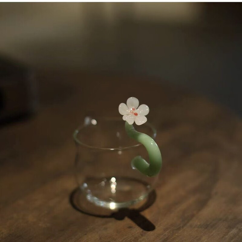 Handcrafted Plum Blossom Jade-Colored Handle Spring Blossom Teacup, Heat-Resistant Glass V-Shaped Spout Household Kung Fu Tea Set Sharing Cup Handcrafted Plum Blossom Jade-Colored Handle Spring Blossom Teacup, Heat-Resistant Glass V-Shaped Spout Household Kung Fu Tea Set Sharing Cup