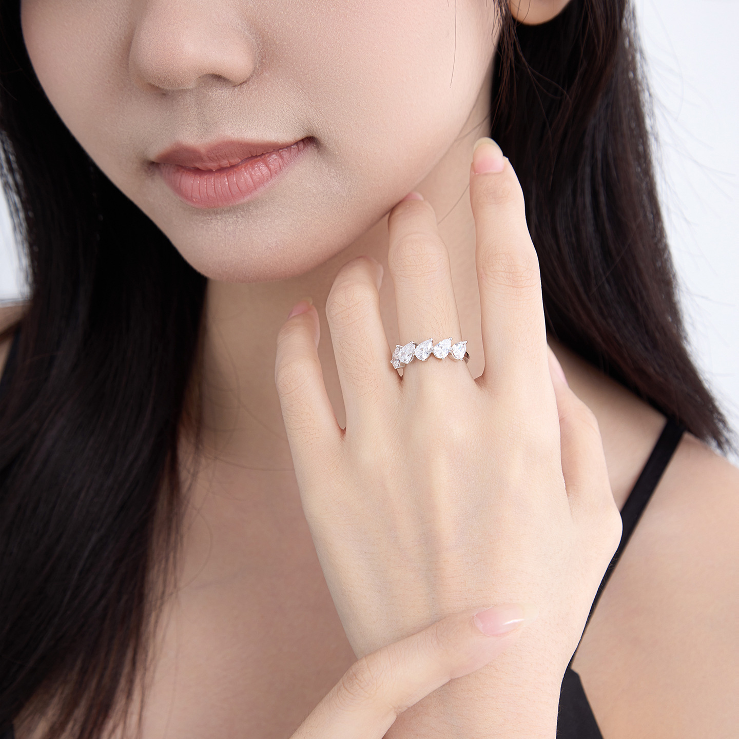 Xuping anillo de joyas gemas artificiales de cobre chapado blanco ligero anillo de boda de lujo elegante joyería