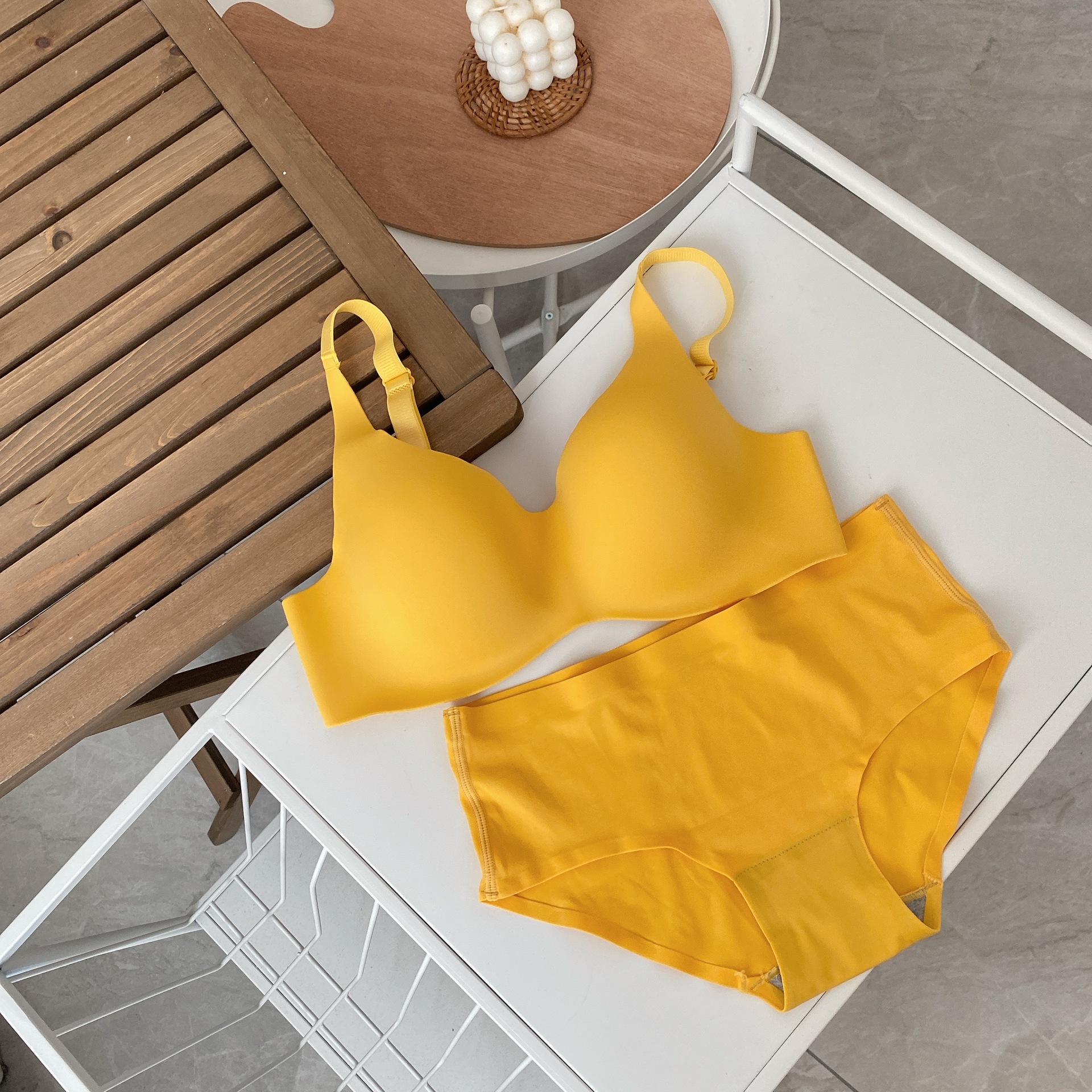 Nuevo producto de verano, una pieza de seda de hielo, ropa interior sin costuras, sujetador cómodo y transpirable para niña, sujetador sexy