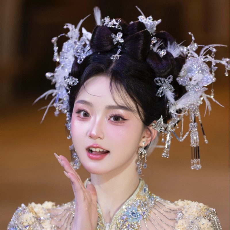 新しいXiuheヘアアクセサリー、明るい色、ハイエンド、多用途、古代衣装のヘアピン、羽、妖精、龍と鳳凰のガウン、漢服、Xiuhe服の頭飾り|undefined