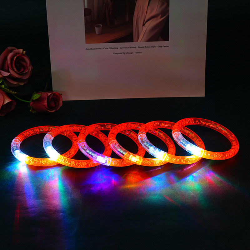 Venta directa de fábrica Acrílico led colorido brazalete de burbujas luminosas empuje pequeño regalo código de escaneo para regalar juguetes luminosos
