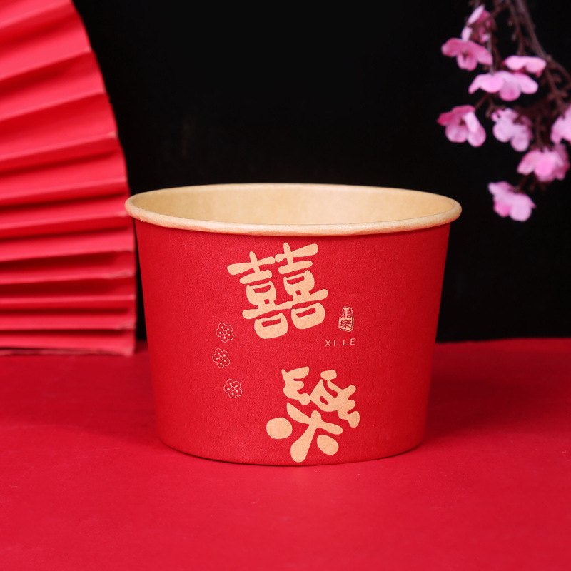 結婚の使い捨ての地色の紙の碗の結婚式の宴会は食事をします。|undefined