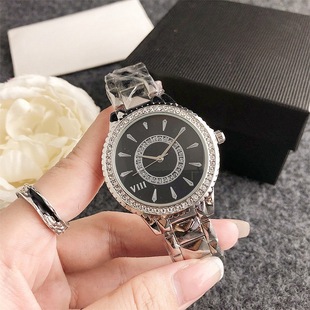 �¿���u�ֱ�S��ֱ�N���Q朱��yɫˮ荝M荱����s���|�r��Ů��