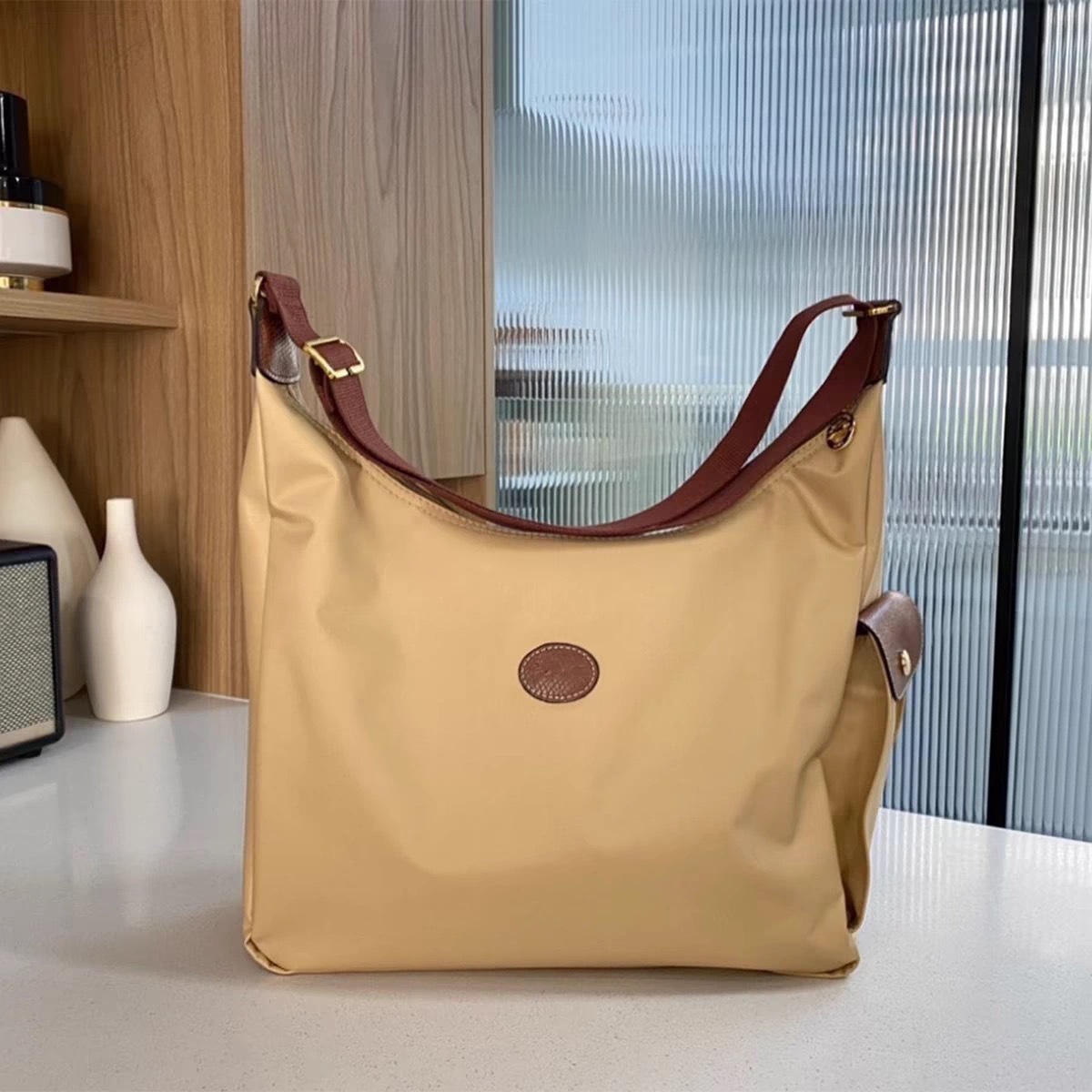 페이 웡의 같은 스타일의 카키색