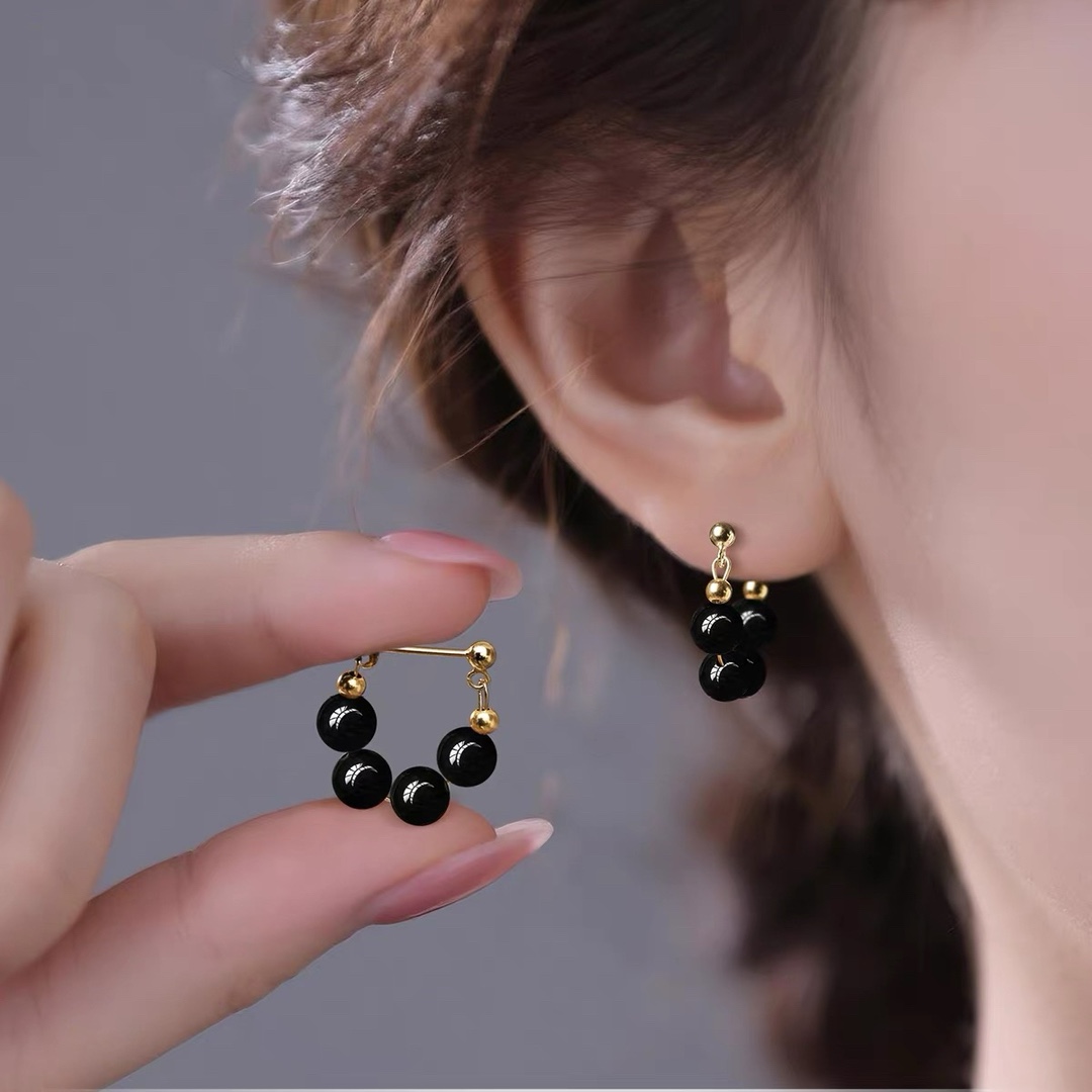 Natural black agate earrings for women, black beaded ear hoops, 2026 new versatile earrings, ear studs, ear pins