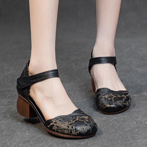 Ladies Sandals  Summer New Design Full-Grain Leather Thick Medium Heel Retro Chinese Style Hollow Shoes with Openwork Print
