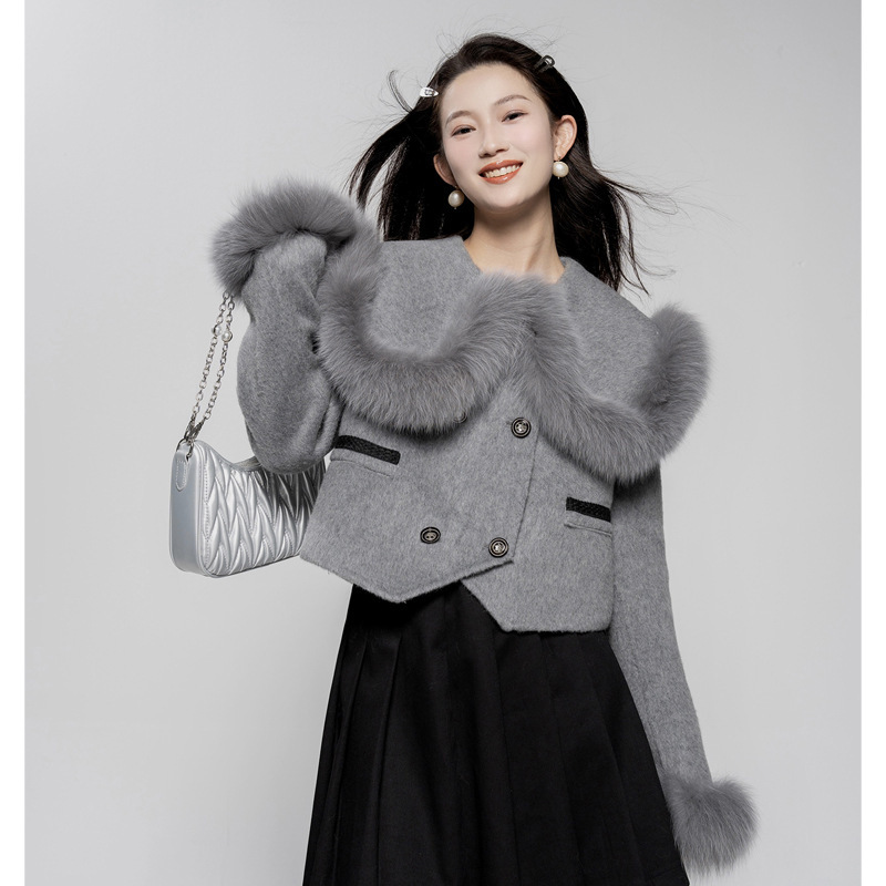 26 New Autumn and Winter Double-Sided Cashmere Coat with Fox Fur Collar, Sweet Short High-Waisted Woolen Coat for Petite Women 26 New Autumn and Winter Double-Sided Cashmere Coat with Fox Fur Collar, Sweet Short High-Waisted Woolen Coat for Petite Women
