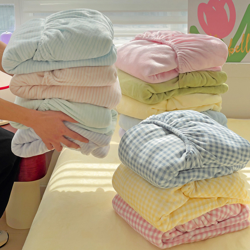 A clase madre y bebé leche cama de lana de una sola pieza de invierno engrosado cama de lana de lana de tres piezas cubierta protectora de sábanas
