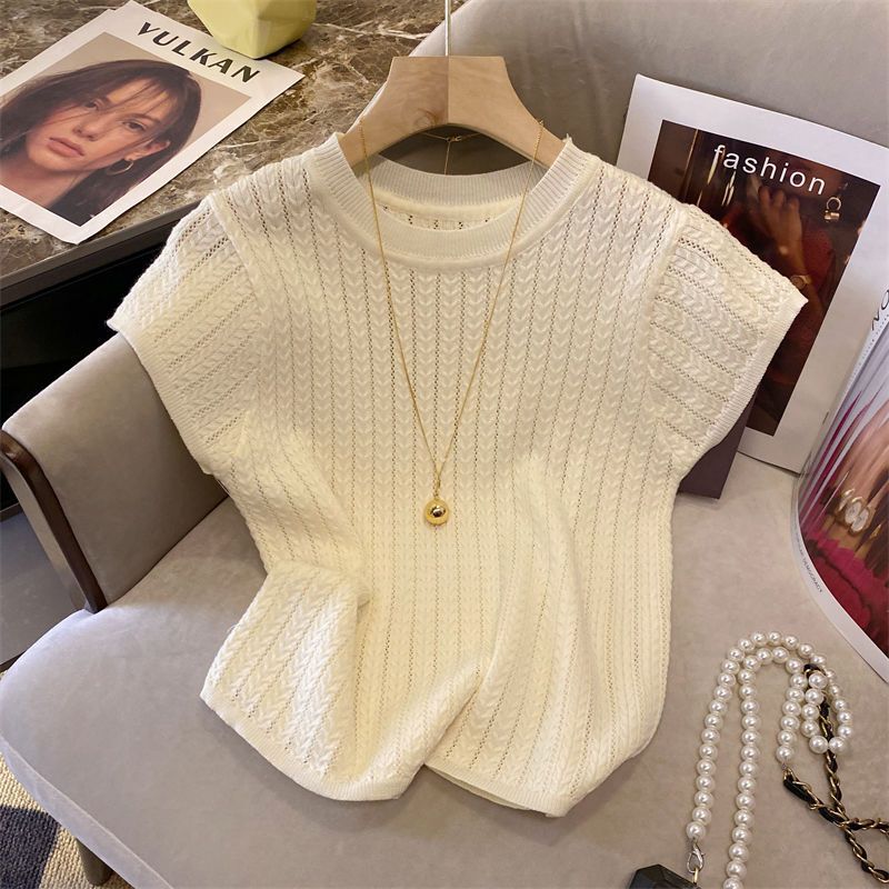 Salt Sweet Short-sleeved Sweater Women's Summer High-end Super Good-looking Temperament Age-reducing Round Neck Twist Short Top