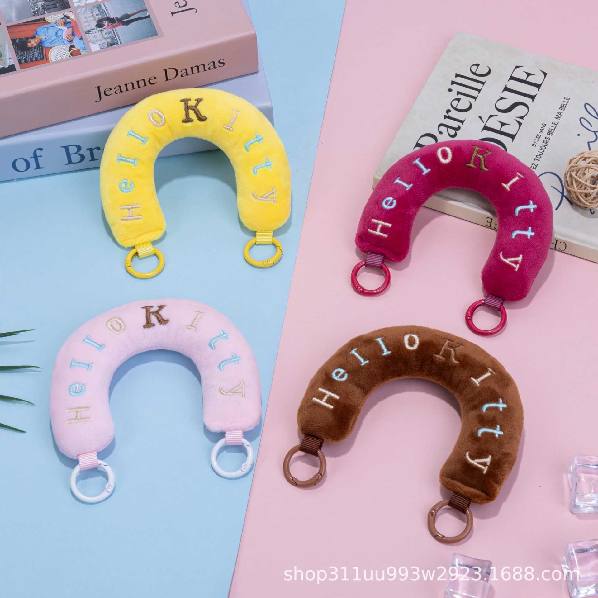 New Style Plush Cotton-Filled Bag with Handle and Hanging Decoration, Small Mobile Phone Bag, Fun Phone Case Design, Mobile Phone Accessories