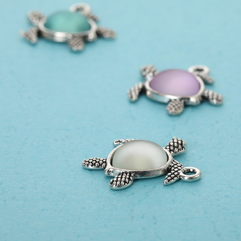 Comercio exterior Venta caliente de la vendimia de aleación de simulación de diamantes incrustado tortuga colgante de plata Xizanga DIY pulsera COLLAR COLGANTE Accesorios Al por mayor