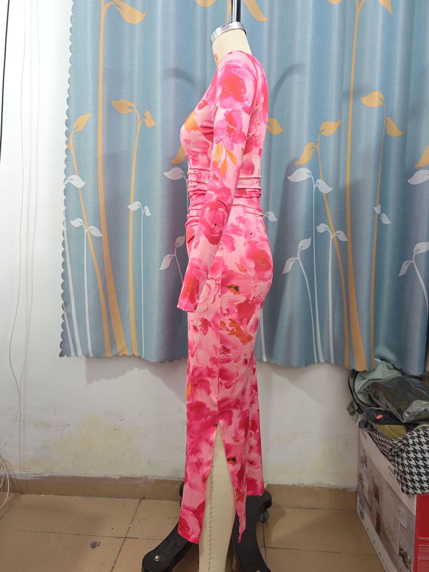 224g Weight Maxi Long Dress Dress Length Type Sleeveless Sleeve Length Tight skirt Dresses Type Sleeveless Sleeve Type Polyester, Milk Fiber Fabric Type High Waist Waist Line Daily, Evening Party Occasion Pullovers, Strapless Neckline Slim, Regular Fit Fit Type Floral Pattern Spring, Autumn Season Women's Gender Painted Design Style, Streetwear style Autumn New Long Sleeve Floral Print Tight Pleated Sexy Women Dress 2