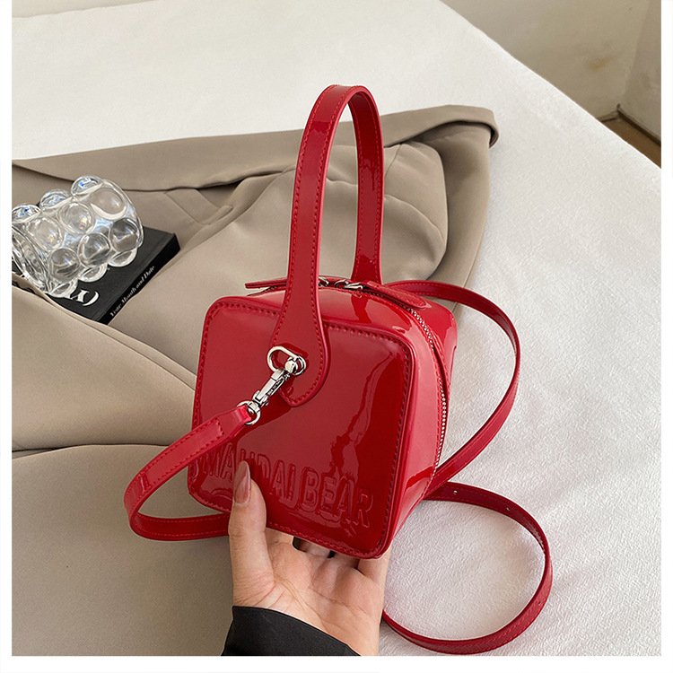A new trendy and stylish handbag for women in 2025, featuring a red single-shoulder crossbody small square bag undefined