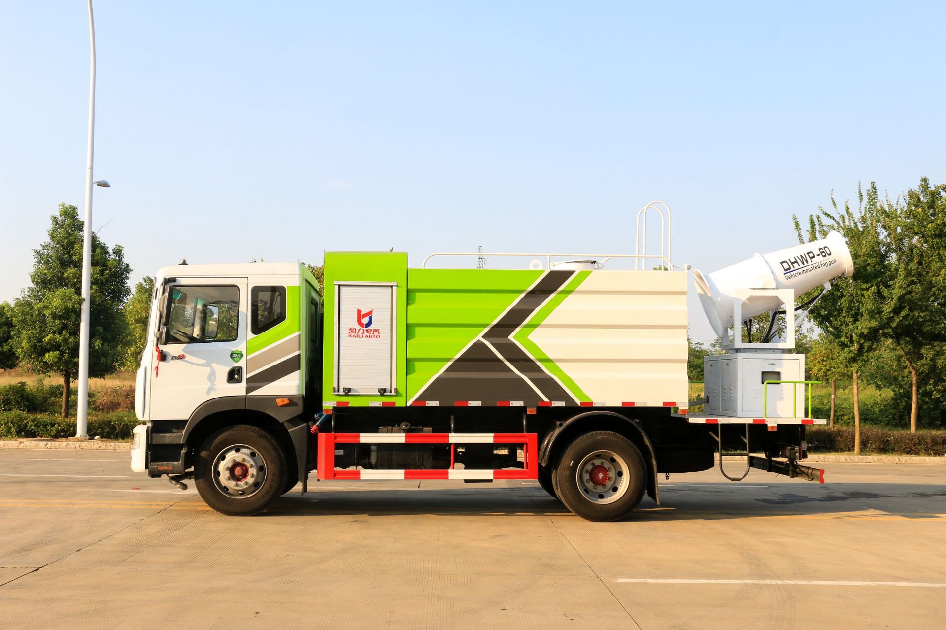 Dongfeng Dolic D9 (Square Tank) 12-Square Meter Spray Dust Suppression Truck 60- 120m Fog Cannon to Remove Haze and Reduce Dust at Demolition Sites