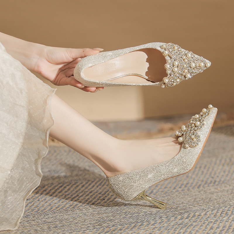 316-A278法式婚鞋女珍珠水钻秀禾婚纱新娘鞋细跟不累脚大码高跟鞋