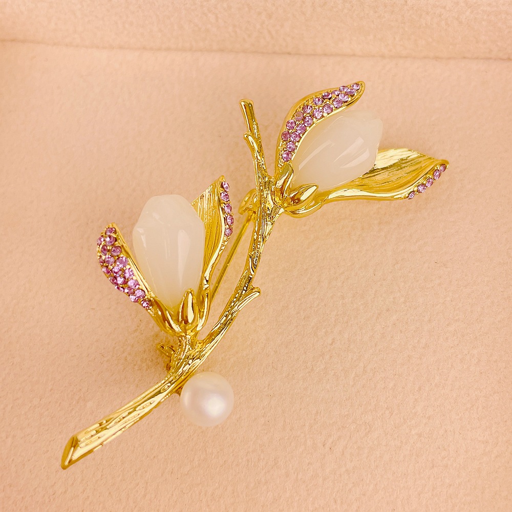 Qingdao Jewelry Magnolia Flower Brooch Mother's Day Natural Hetian Jade Freshwater Pearl New Chinese Style Pin National Style Corsage