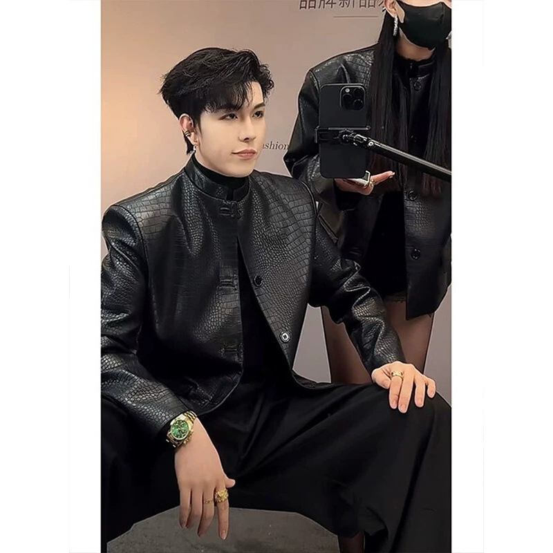 New Chinese-style stand-up collar, straight-shoulder PU leather jacket for men, perfect for spring outfits, exuding a cool and sophisticated vibe with its crocodile-patterned design New Chinese-style stand-up collar, straight-shoulder PU leather jacket for men, perfect for spring outfits, exuding a cool and sophisticated vibe with its crocodile-patterned design