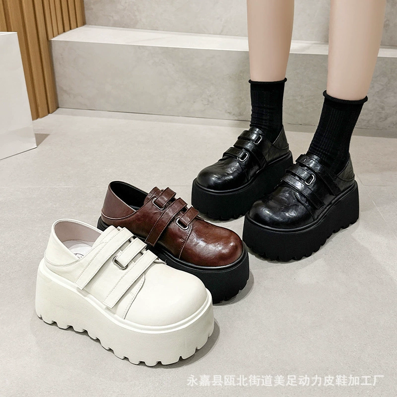 Носите две туфли на толстой подошве, увеличенные рафу, женщины 2025 новые весенние и летние модели, легкие и не уставшие ноги, маленькие кожаные туфли в британском стиле