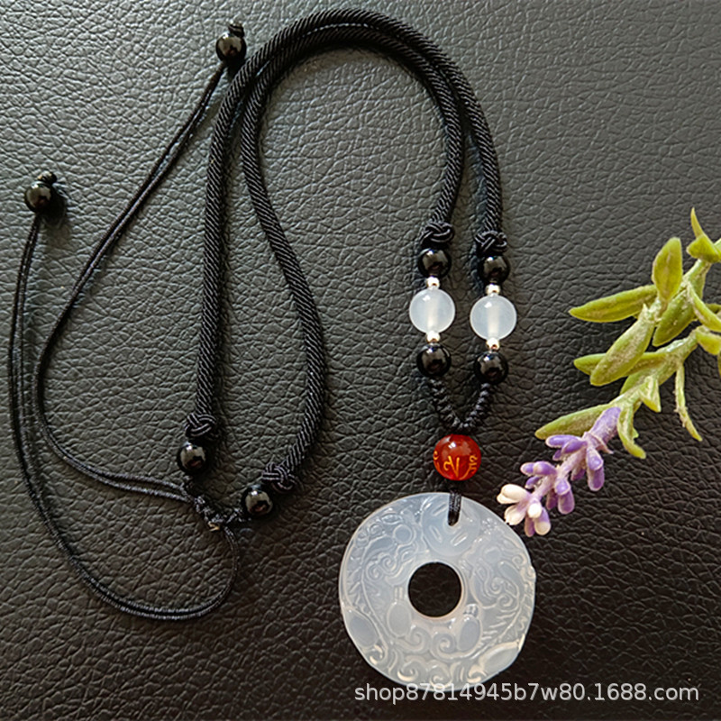 화이트 chalcedony 더블 용감한 평화 버클 펜던트 (마노 비드 블랙 로프 포함)