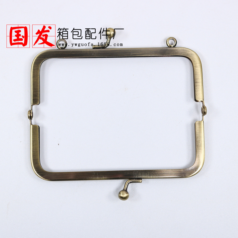 In stock: 12 * 6.5CM cuadrado Bu-Keng superficie lisa sin orificio oro en la parte superior de las orejas de viscosa botón de bolsa