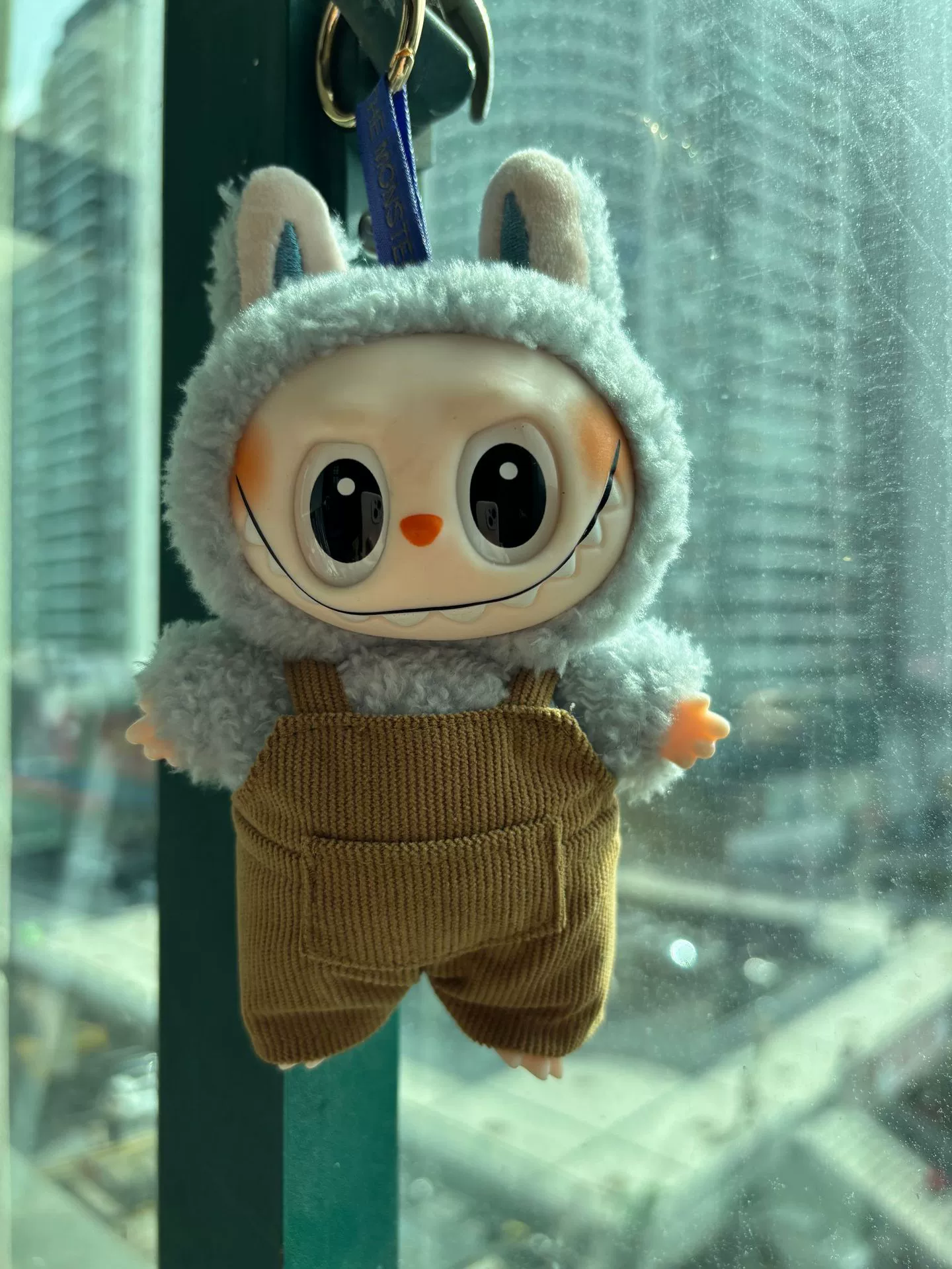 Одежда куклы Только] Labu Bud Doll Clothes Glue Blind Box Pendant Doll Clothes Overalls Macaron 17cmLABUBU