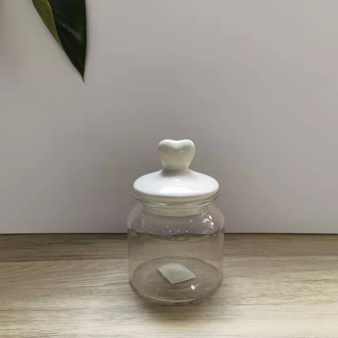 Маленький стеклянный лебедь