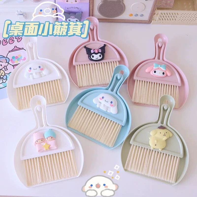 Desktop Broom Set with Kuromi, Cinnamoroll, and My Melody Dustpan for Cleaning Computer Keyboards and Dormitory Clutter