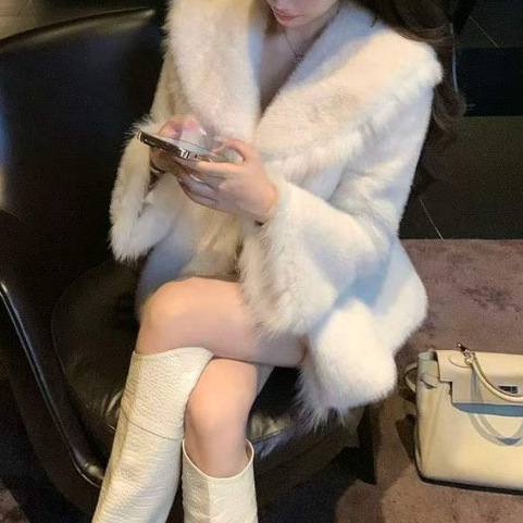 kubiliMv雪国奶兔真狐狸毛拼接仿貂喇叭袖环保皮草大翻领外套