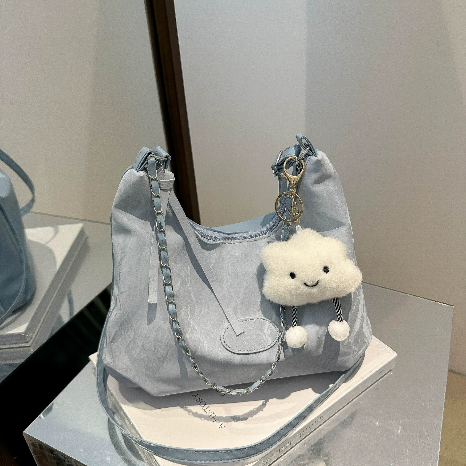 Capacious shoulder bag for students, summer chain, one-shoulder bag