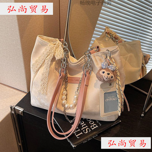 ������Ů���¿���r��ͨ���|�����e���ٴ�μ����ذ�