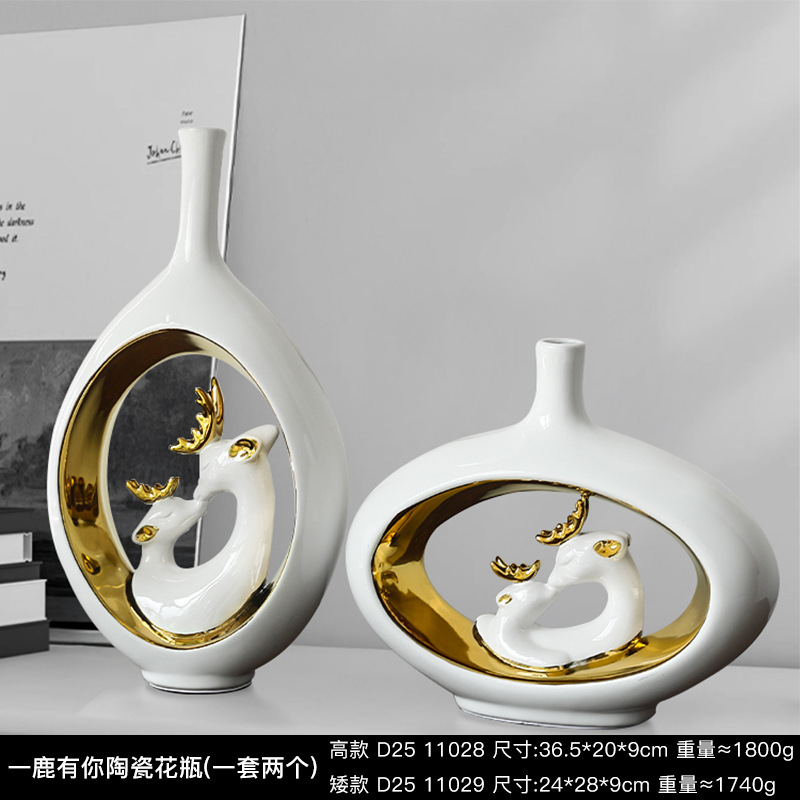 リビングルームの置物は軽くて豪華で高級な雰囲気のお酒棚の装飾品です。