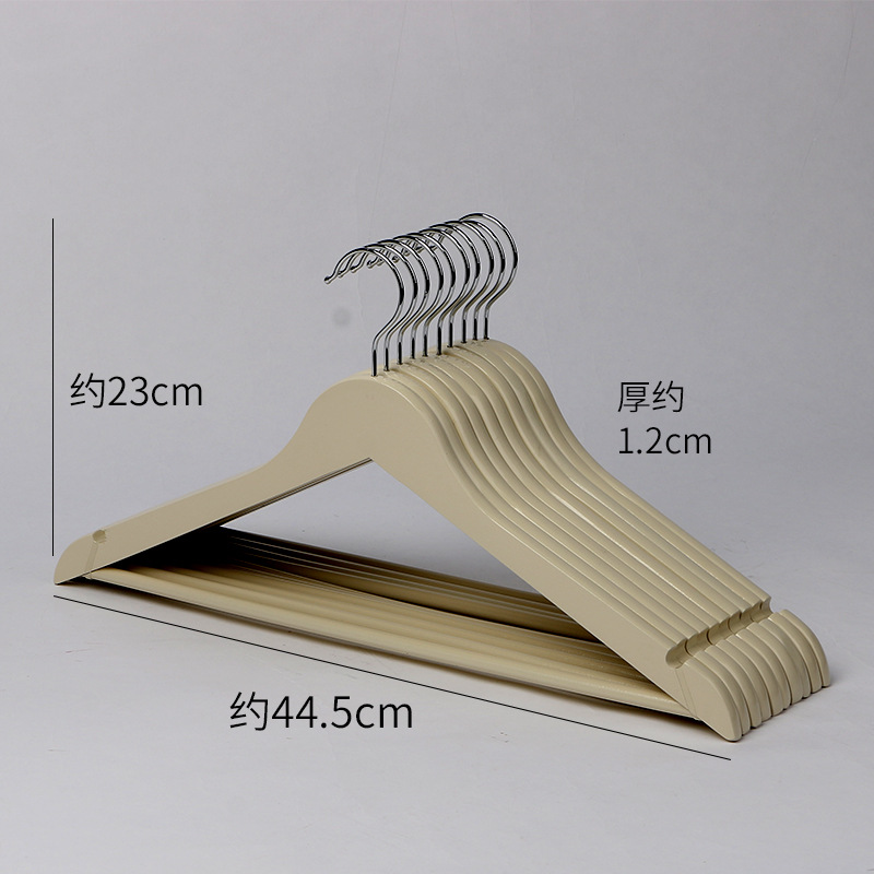 Fábrica al por mayor desarrollo P66 tienda de ropa percha de madera color madera cruda Hotel tienda de ropa percha puesto antideslizante