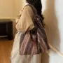 轻便条纹大容量百搭托特包