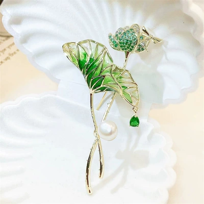 Zircon Lotus Pearl lotus leaf high-end brooch female enamel summer temperament suit coat accessories pin corsage (Yaxa sancaqları) - lotus-pond-moonlight