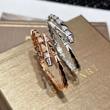 V����Ȧ�`���^β荝M����C�18Kõ���Ů��S�ҹ�ֱ���羳