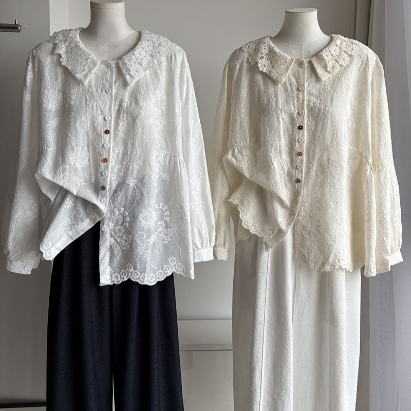 [Bizheng] 2026 Autumn New Product Korean Style Lace Doll Collar Embroidered Shirt for Women with Colorful Buttons Loose Top 7283