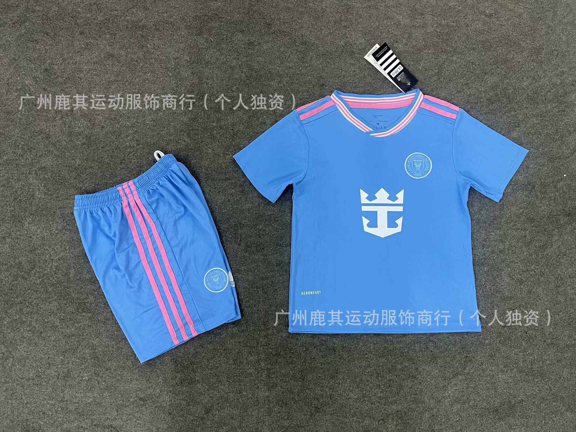 2526 Miami tres invitados