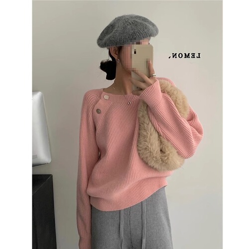 2024 Vintage Purple Petite Women's Hooded Sweater for Autumn/Winter Korean Style with Diagonal Button Design, Charming and Unique Knit Top