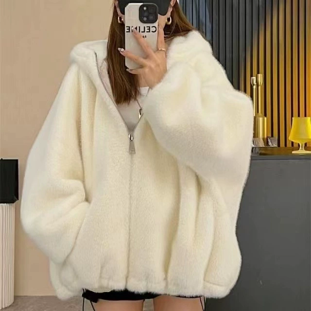 Новая коллекция осень-зима 2025: Утепленная флисовая куртка для женщин, свободный крой в корейском стиле, худи на молнии с капюшоном, однотонный пушистый топ.