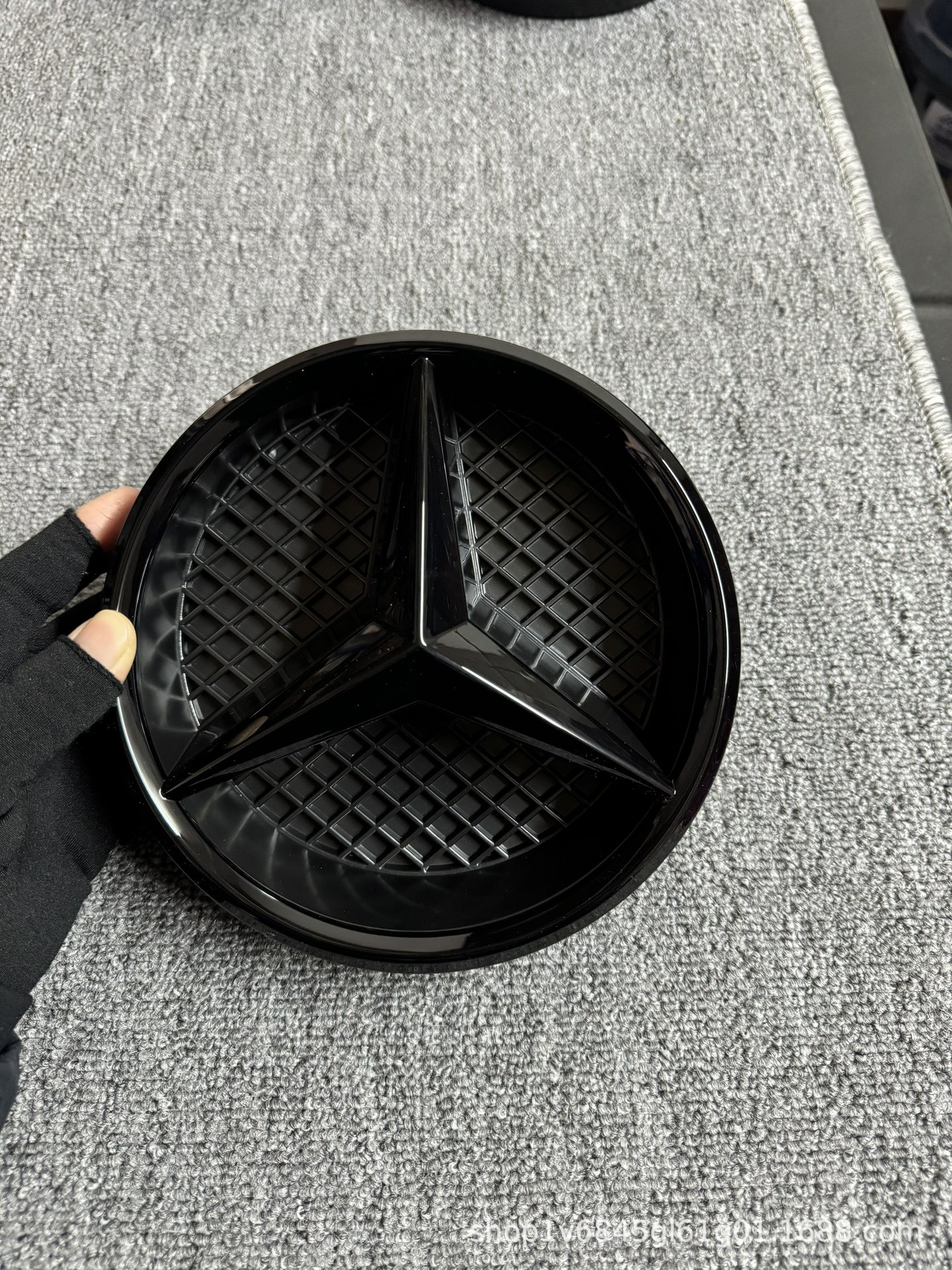Suitable for Mercedes-Benz W205 C43 C200 C180 C260 C300 Front Grille Emblem Front Logo
