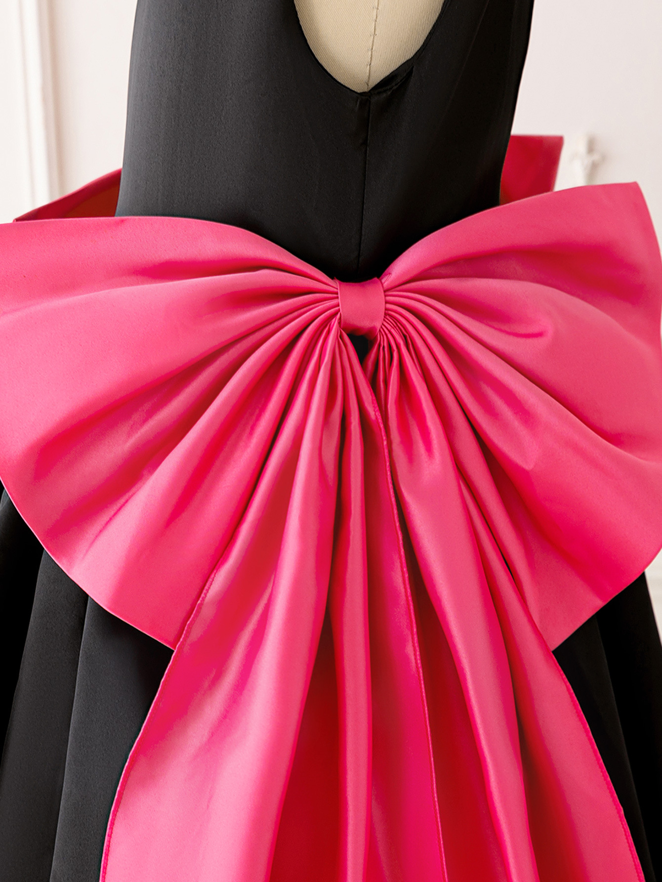 Nuevo vestido de noche estilo palacio para niñas europeas y americanas, vestido de princesa sin espalda en V profundo, falda grande, falda de vestido de niño de cintura alta