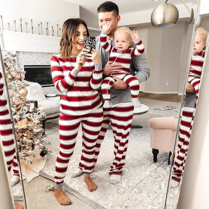 Amazon estación independiente 2022 Otoño e Invierno Nuevo traje de padre-hijo impreso a rayas homewear