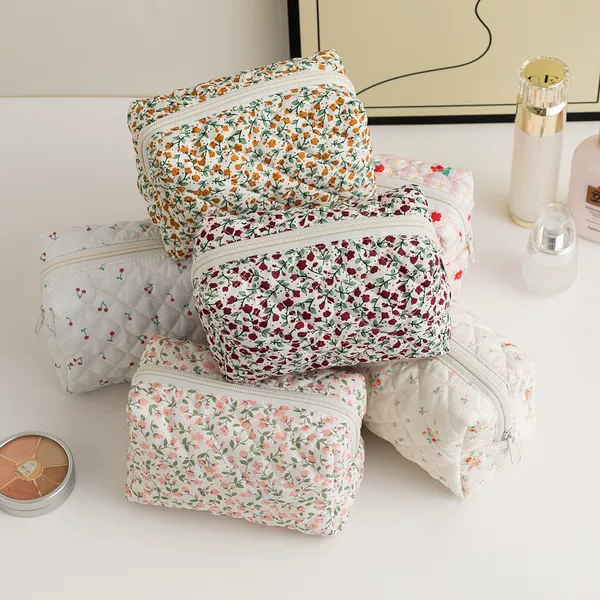 New Floral Quilted Cosmetic Bag for Women, Travel Portable Skin Care Product Toiletry Bag, Simple Large Capacity Soft Storage Bag