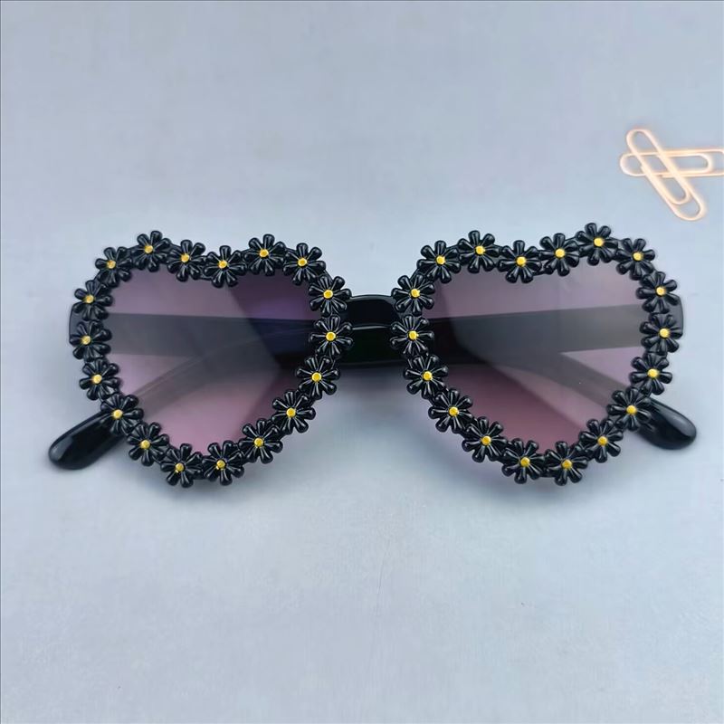 All Seasons Season Children Unisex Gender Cute Novelty Heart Shape Ac UV400 Protection Tinted Lenses Special-Shaped Mirror Full Frame Kids Sunglasses