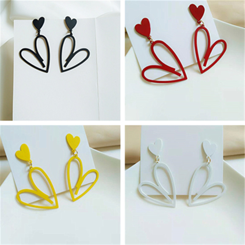 Vintage ins Simple Metal Black Hollow Love Earrings European and American Distinctive Exaggerated Heart-shaped Earrings Peach Heart Earrings