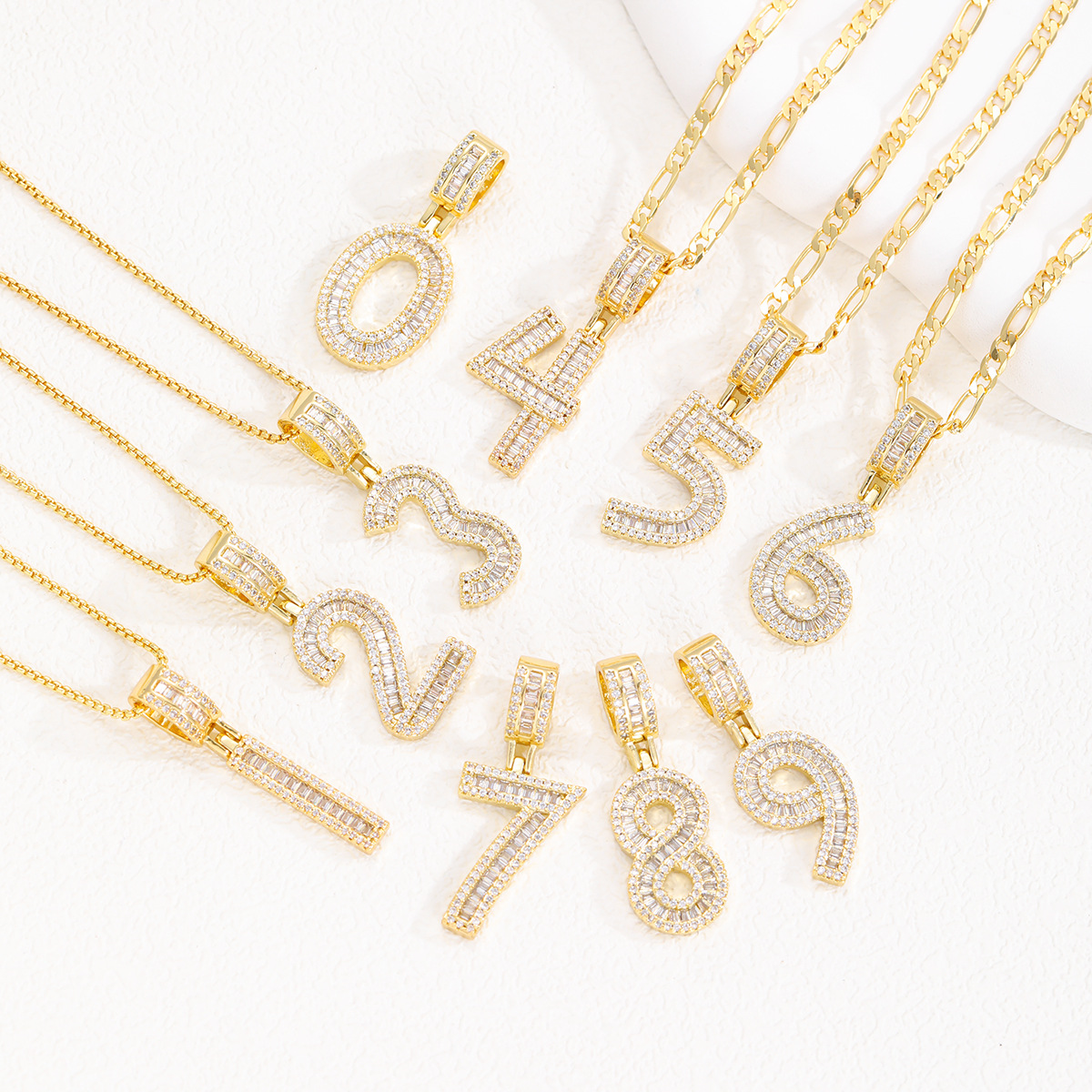 Collar colgante de número de la suerte nuevo transfronterizo, micro-incrustaciones de cobre, circón, personalidad, tendencia, collar de hip-hop, cadena de suéter al por mayor