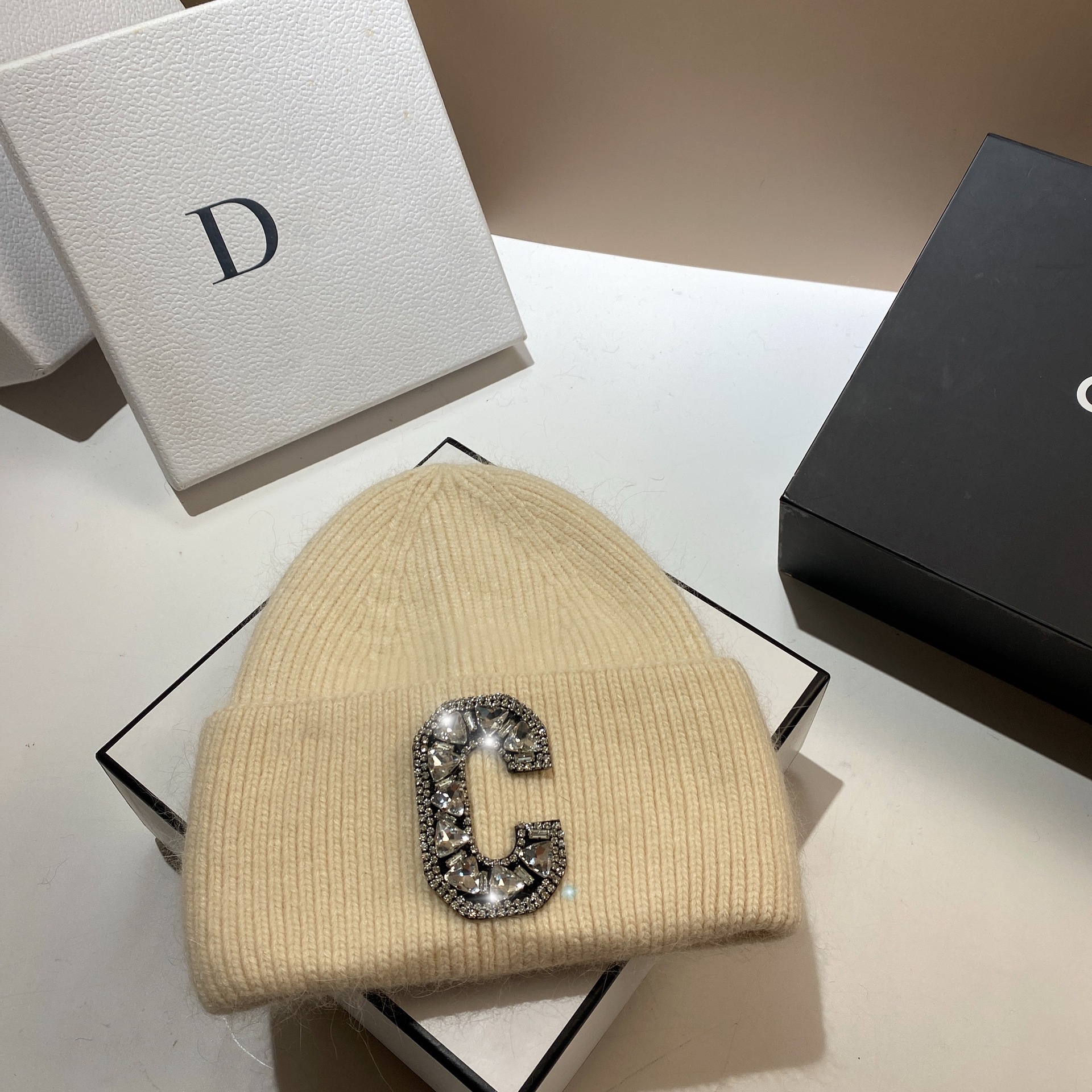 Women's Streetwear Letter Rhinestone Eaveless Wool Cap display picture 12