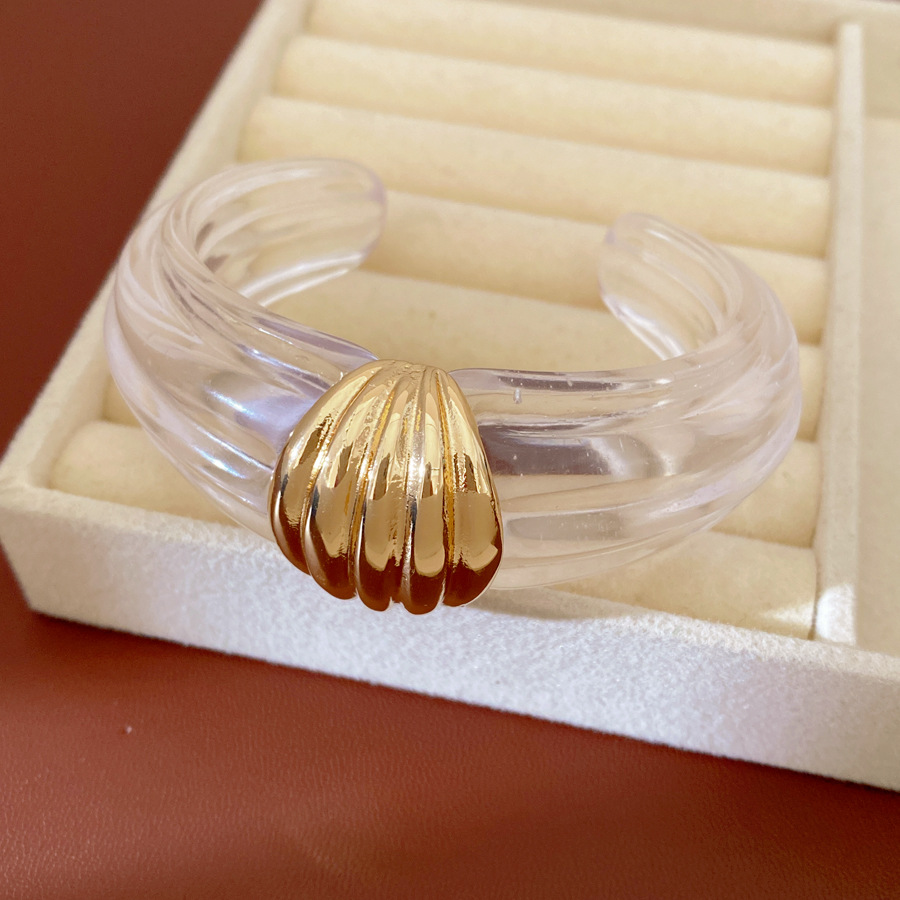 Europa y los Estados Unidos transfronterizos viento de resina estriado brazalete de nicho exagerado personalidad pulsera ligera de lujo alta sensación de joyería al por mayor