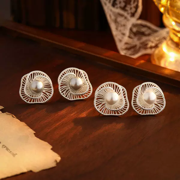 Fashionable Hollow-Out Threaded Flower Pearl Earrings for Women, New Popular Style, Light Luxury, High-End Feel, Versatile and Unique Ear Accessories